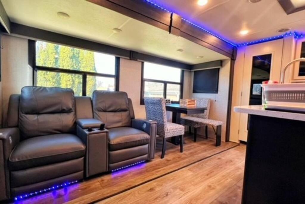 Luxury Glamping Near Idaho Event Center In Nampa Apartment ภายนอก รูปภาพ